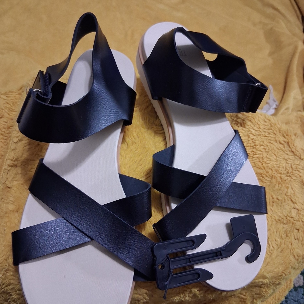 Time and Tru Black Strappy Sandals